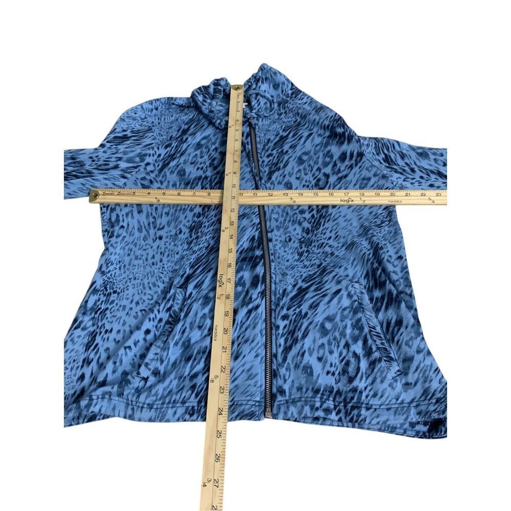 Beautiful CHICO’S WEEKEND Chicos BLUE animal Print Long Sleeve rayon blend Jacke - Picture 9 of 9